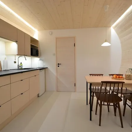 Ilveslinna * لاوكا